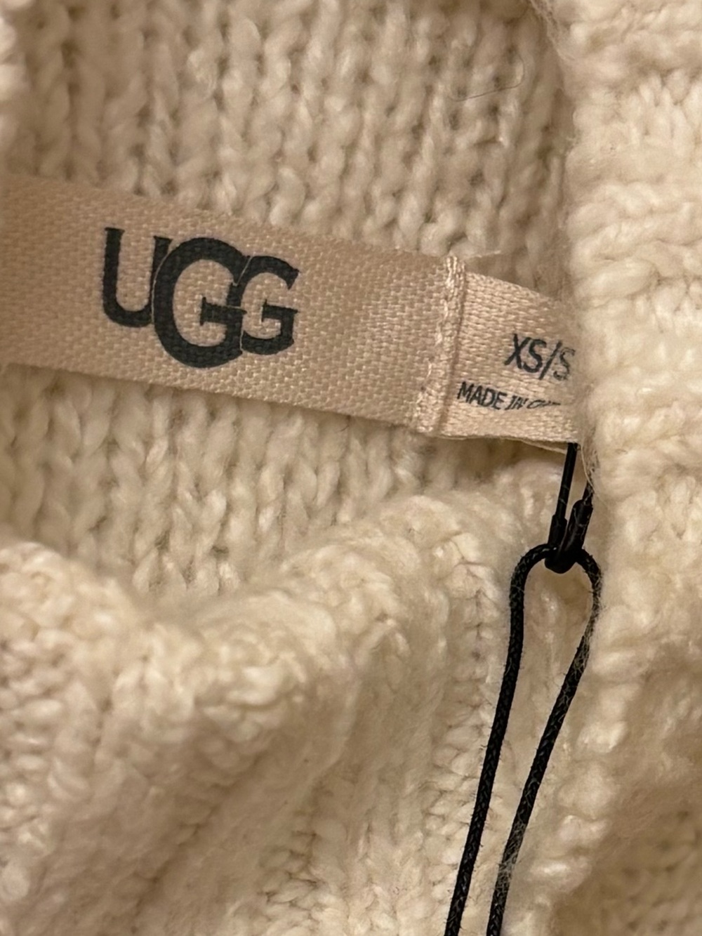 UGG $130 • 36” PTP • 2019 Cream Cable-Knit Poncho Sweater•  new with tags - Picture 3 of 10